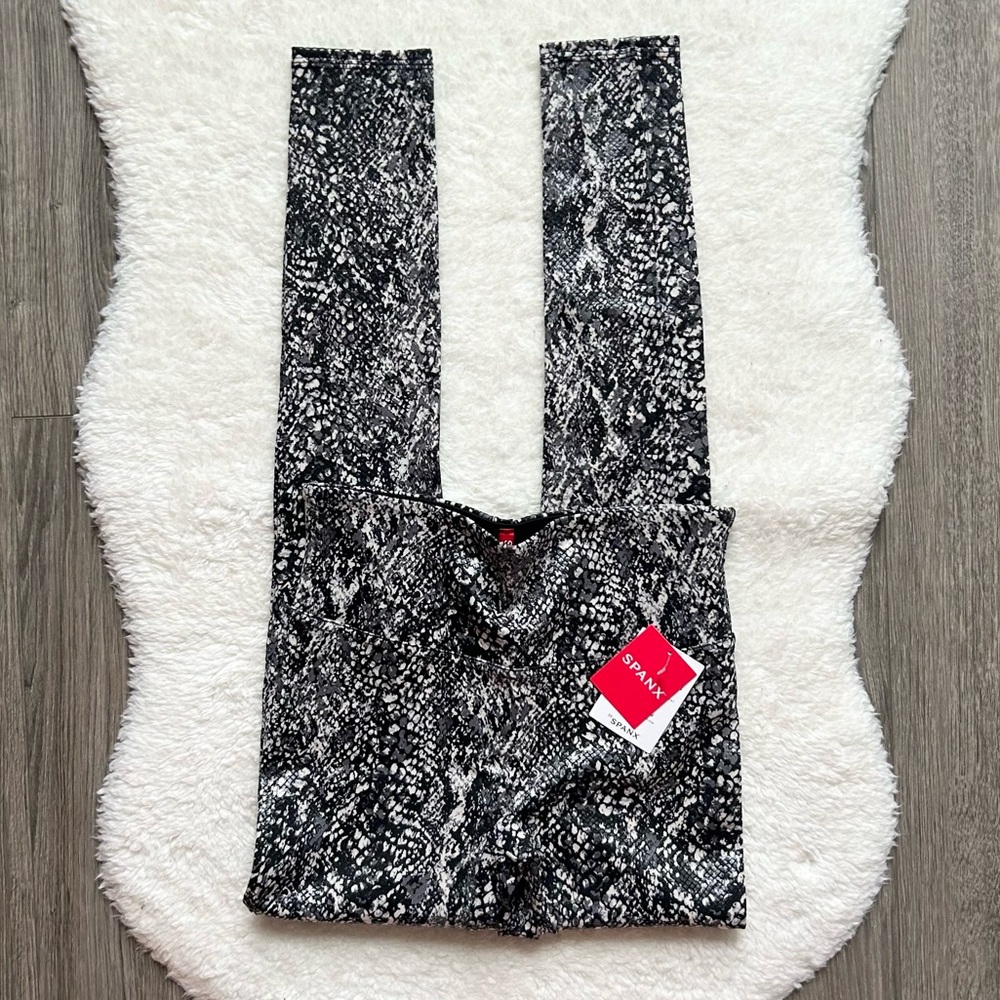 Spanx Black and White Faux Leather Snake Print Shine Leggings NWT